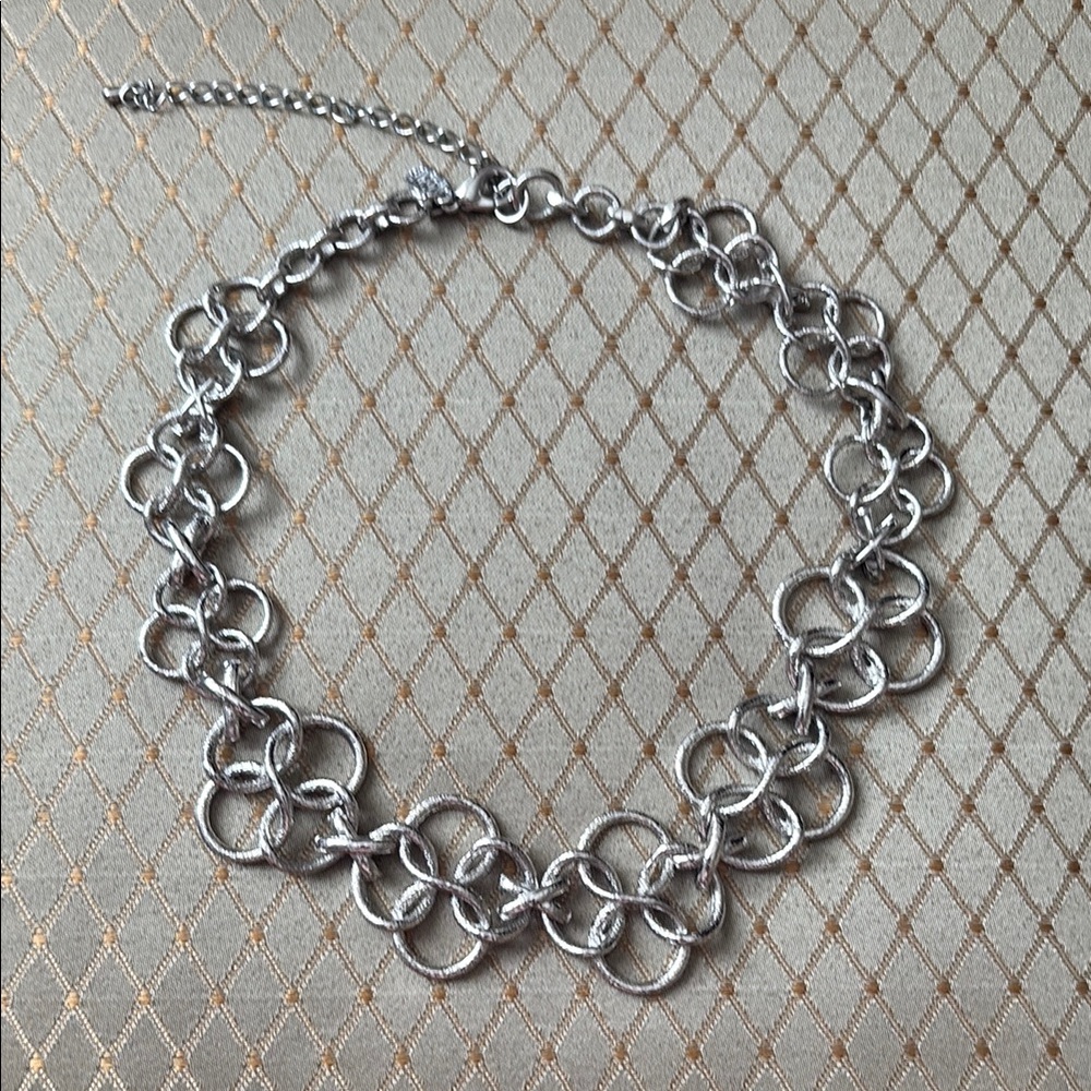 ViVI Silver Chain Link Necklace